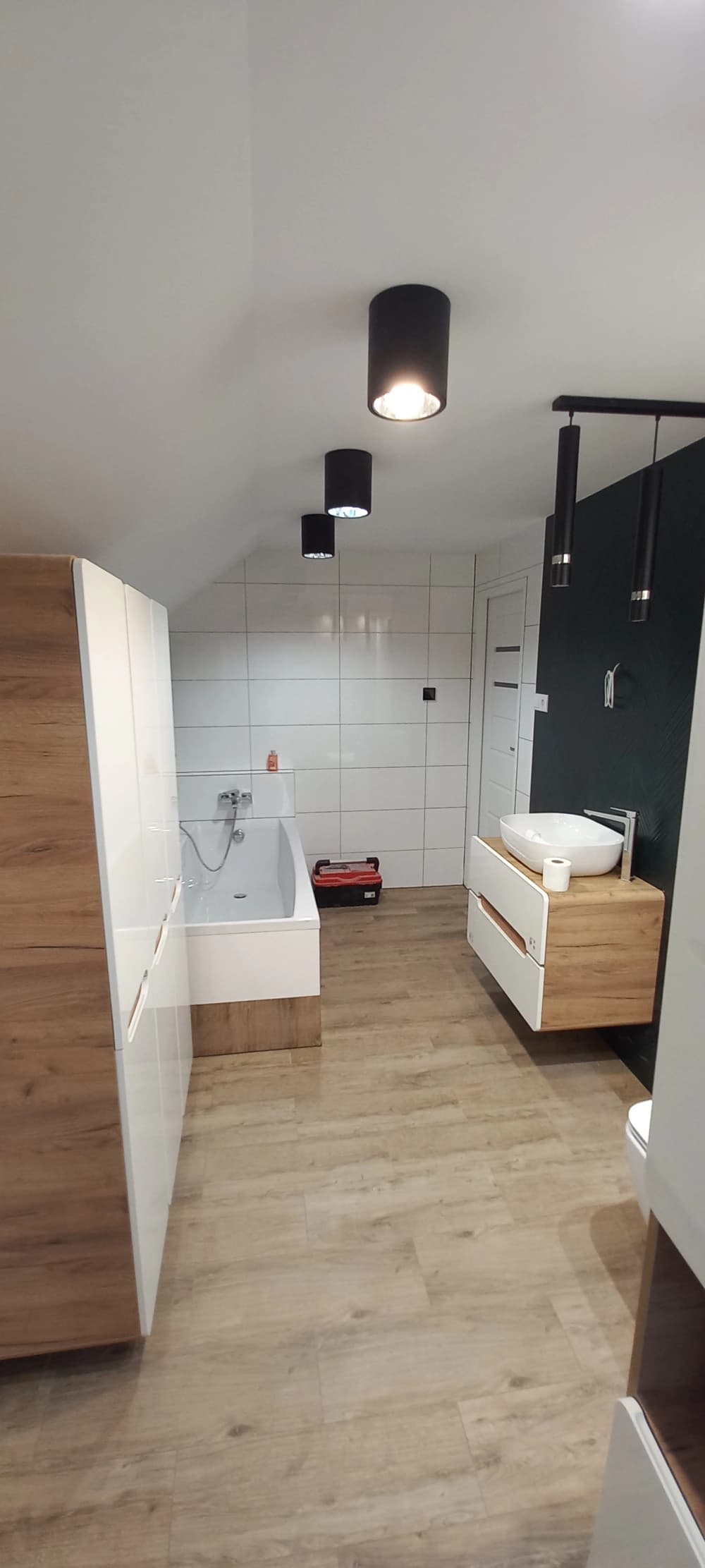 nowoczesne wykończenie małej łazienki